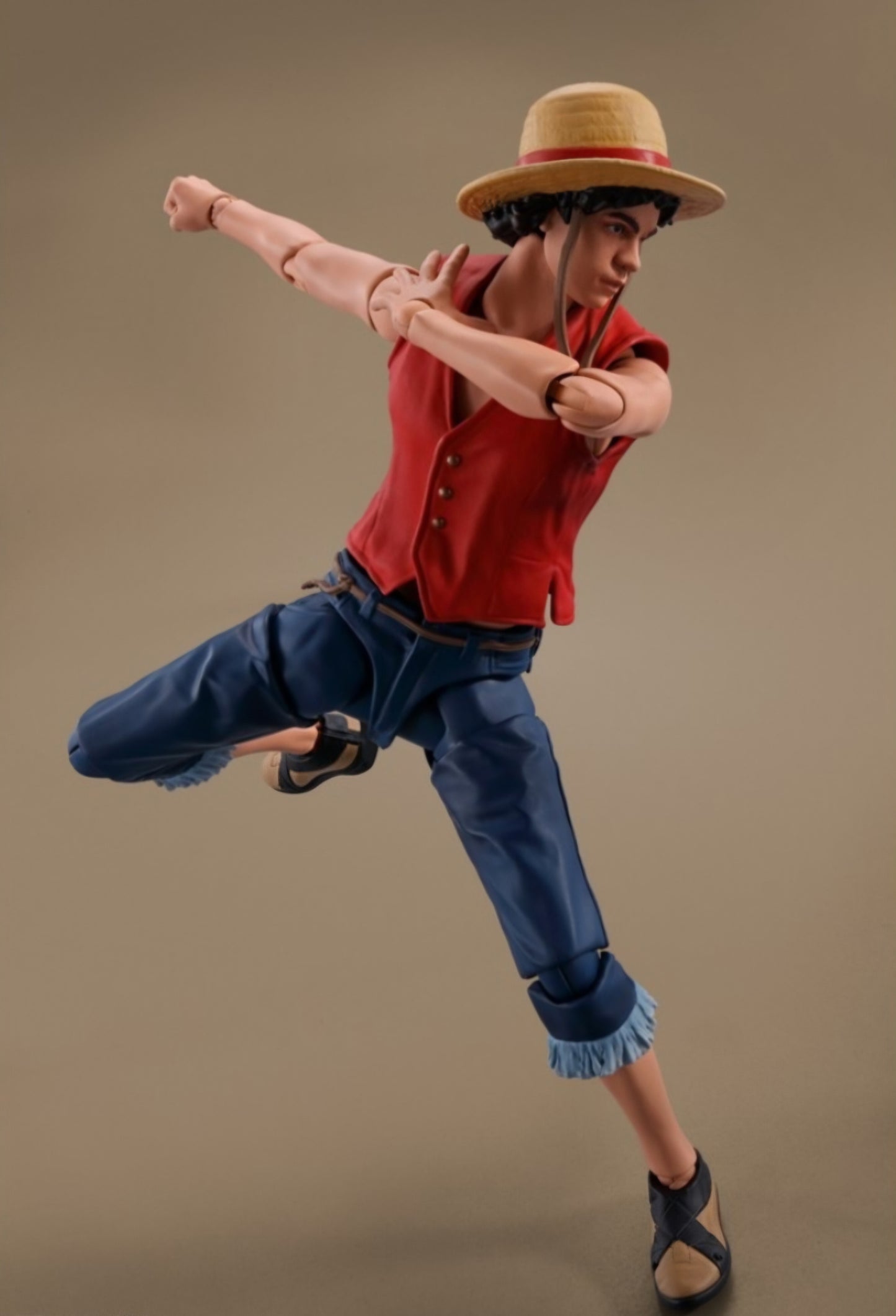 ONE PIECE MONKEY D. LUFFY NETFLIX FIGURE BANDAI