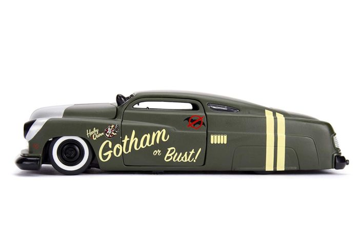 DC Bombshells - 1951 Mercury with Harley Quinn 1/24th Scale Hollywood Rides Die-Cast Vehicle