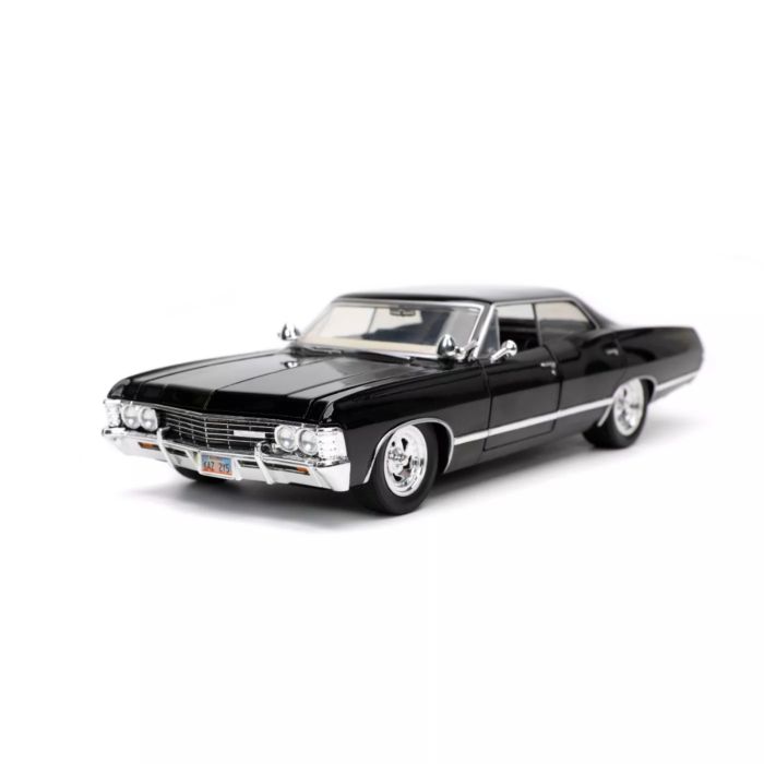 Supernatural - Dean Winchester with 1967 Chevy Impala SS Sport Sedan Hollywood Rides 1/24th Scale Die-Cast Vehicle Replica