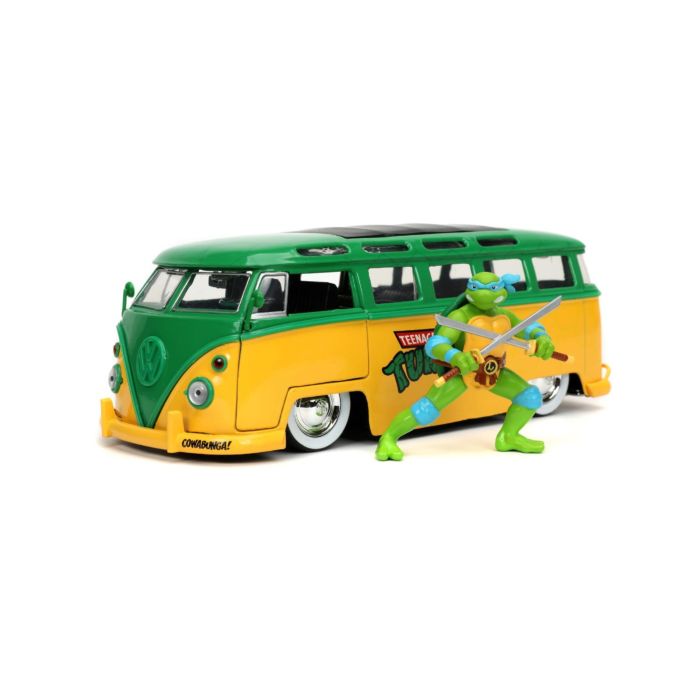 Teenage Mutant Ninja Turtles - Leonardo with 1962 Volkswagen Bus Hollywood Rides 1/24th Scale Die-Cast Vehicle Replica