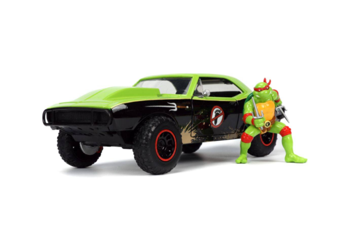 Teenage Mutant Ninja Turtles (1987) - Raphael & 1967 Chevrolet Camaro Hollywood Rides 1/24th Scale Die-Cast Vehicle Replica